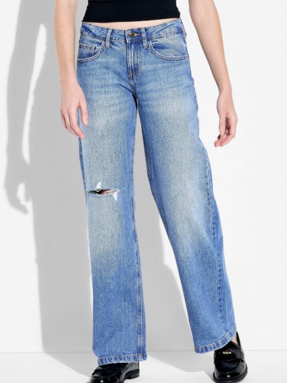 Universal Thread Low-Rise Straight Fit Jeans Medium Wash Blue, Sz 14 NWT